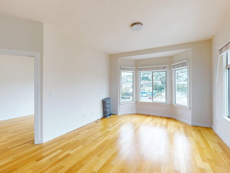 40 Tiffany Ave #9 — Photo 2
