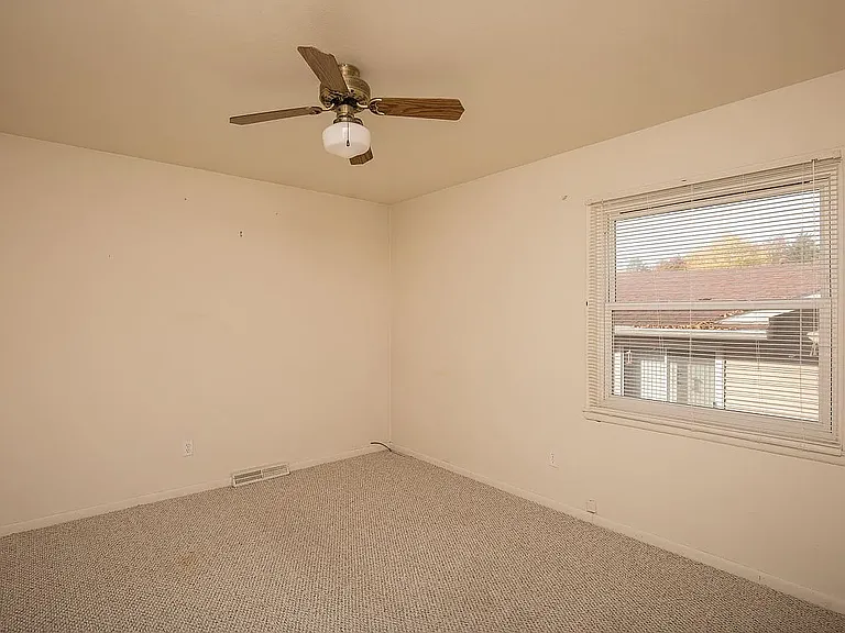 5501 34th Ave — Photo 7