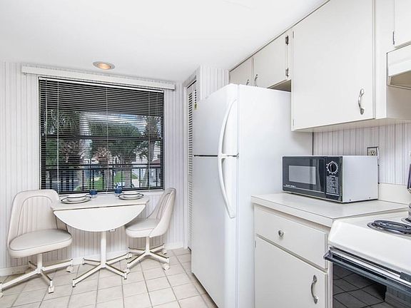 5th image of 2225 62nd Ave N Unit 3202