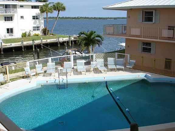 2nd image of 100 Wettaw Ln APT 33