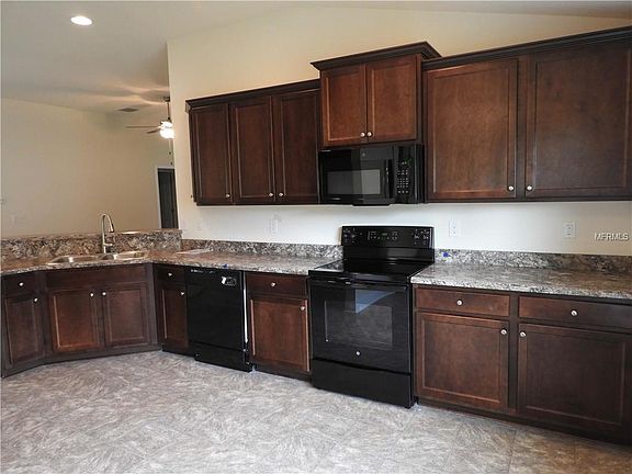 3rd image of 500 W Leah Ct
