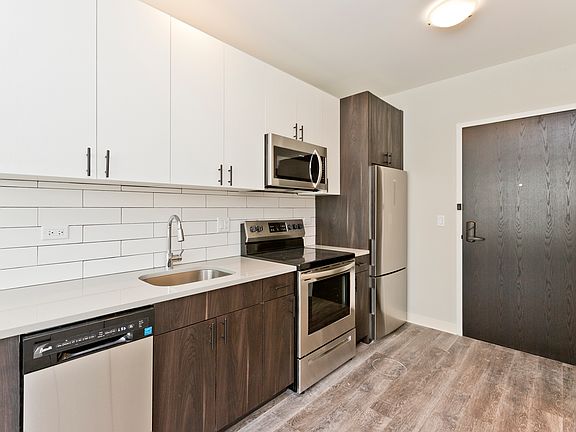 5th image of 6150 N Broadway St #511