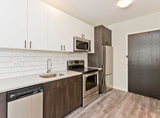 6150 N Broadway St #602, Chicago, IL 60660