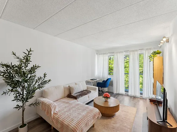 76-01 113th St #3D, Forest Hills, NY 11375