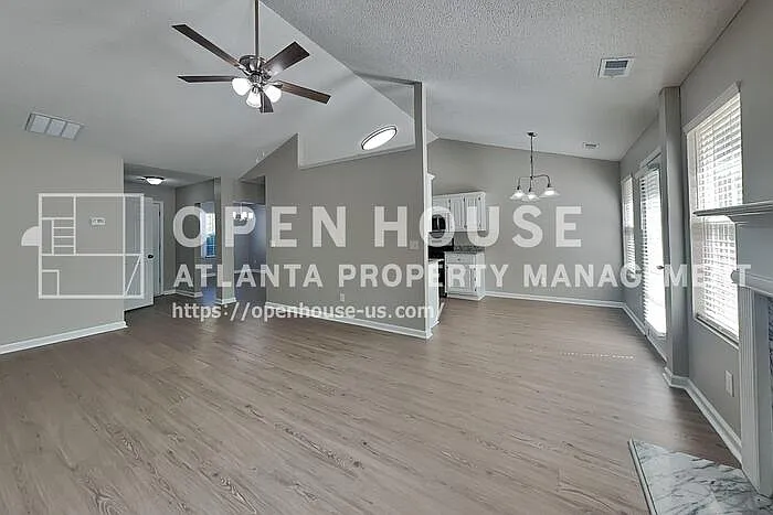 3 bed, 2.0 bath, 1610 sqft, $2,050 — Photo 4