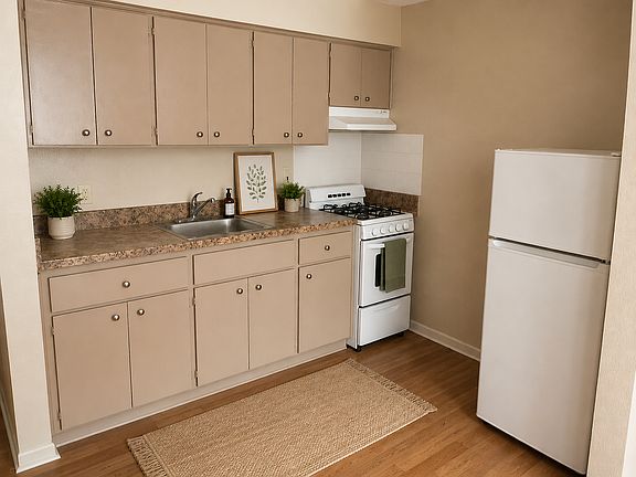 3rd image of 2400 Northwestern Ave #999cf295f