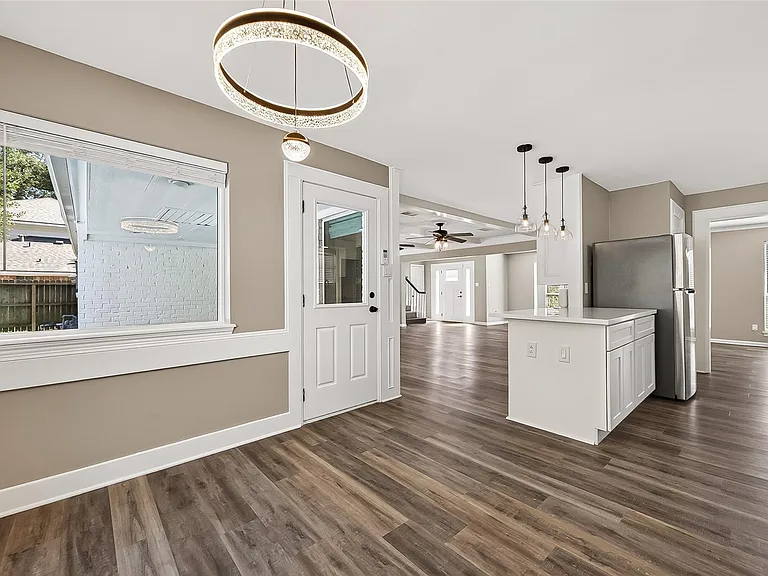 919 Longview Dr — Photo 13