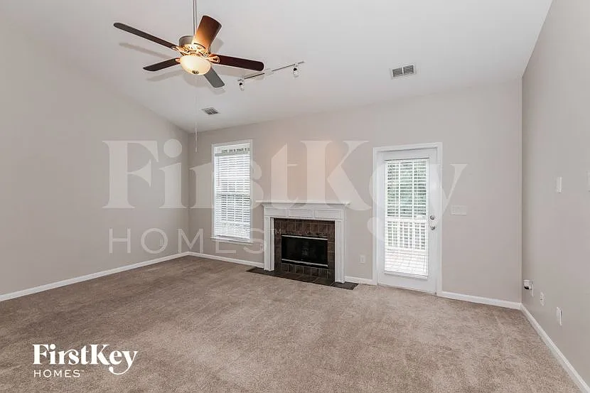 Building Photo - 5786 Crimson Oak Ct
