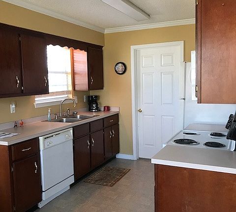 All appliances stay.