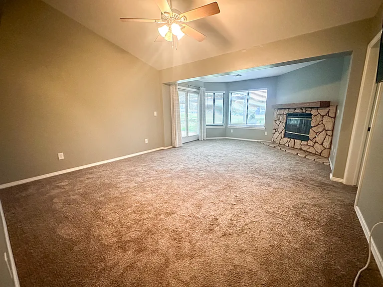 23891 Shoreline Ct — Photo 22