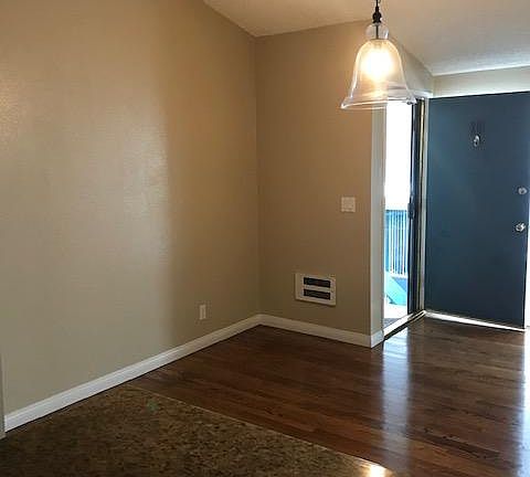 3rd image of 812 Camino Real Unit 201