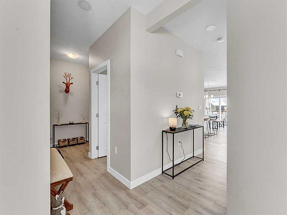 5th image of 75 S Sierra Rd SW