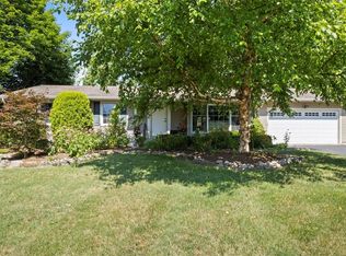 15 Tall Acres Dr, Pittsford, NY 14534