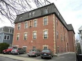 69 Harvey St APT 2, Cambridge, MA 02140