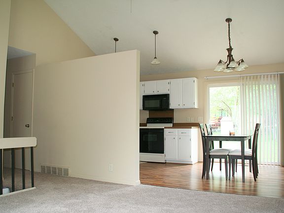 3rd image of 14111 Barretts Dr