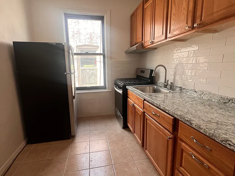 2143 Chatterton Ave #2 — Photo 1