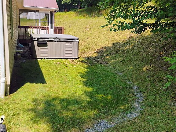 3rd image of 40 Innsbruck Dr
