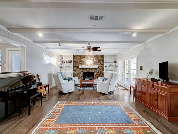 4th image of 2414 Briarbrook Dr