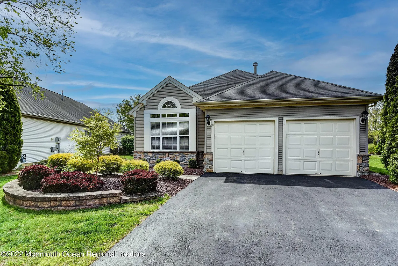 10 Falstaff Dr photo 1