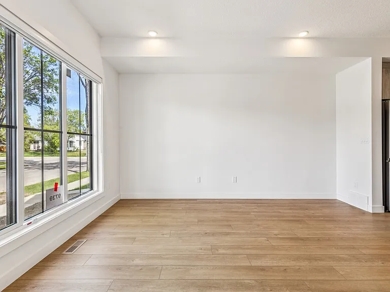 9739 153rd St NW — Photo 38