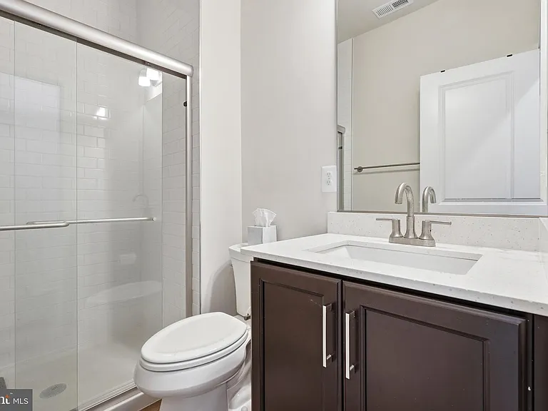 153 Locke St — Photo 9