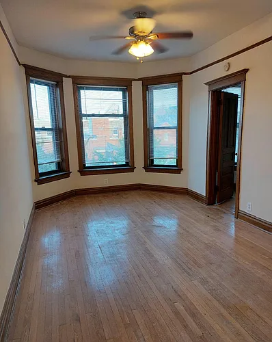 2204 N Sacramento Ave #3 Photo 1