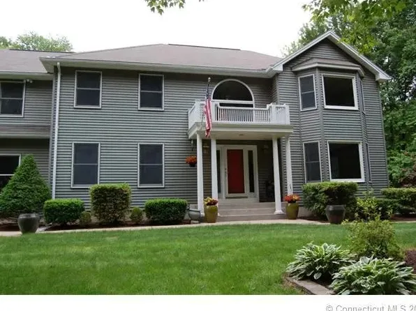 21 Meadow Wood Dr, Suffield, CT 06078