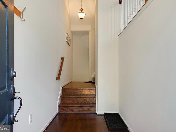 3rd image of 6863 Rolling Creek Way