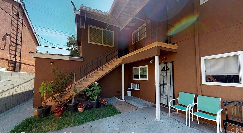 1st image of 520 N Olive St