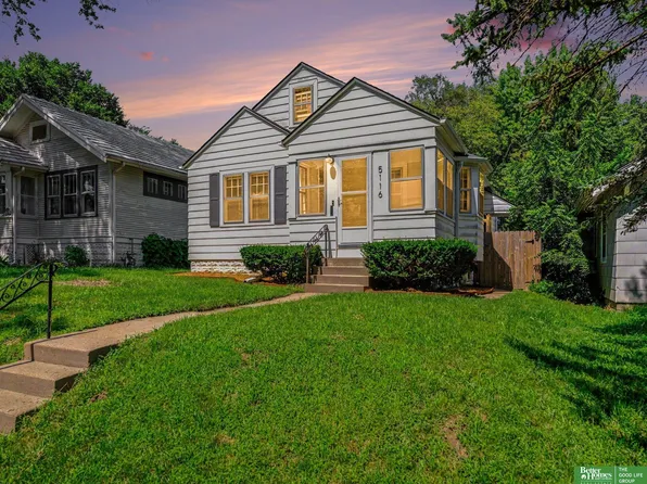 5116 Pinkney St, Omaha, NE 68104