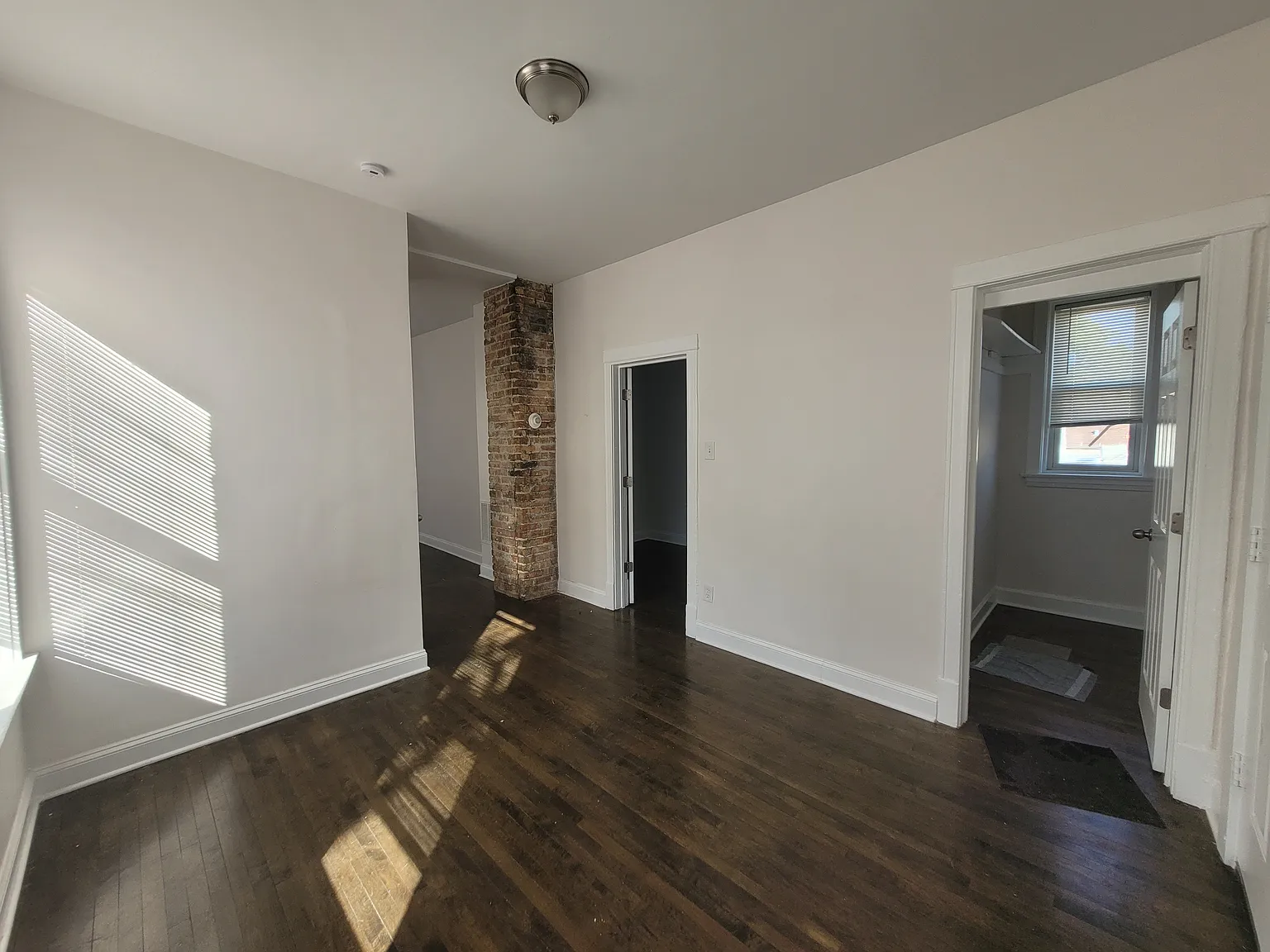 2 bed, 900 sqft, $1,150 — Photo 3