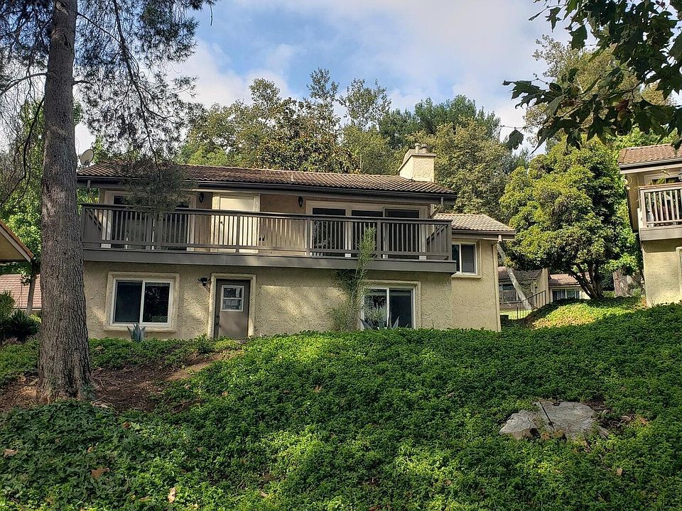 1st image of 20 Meadowlark Ln
