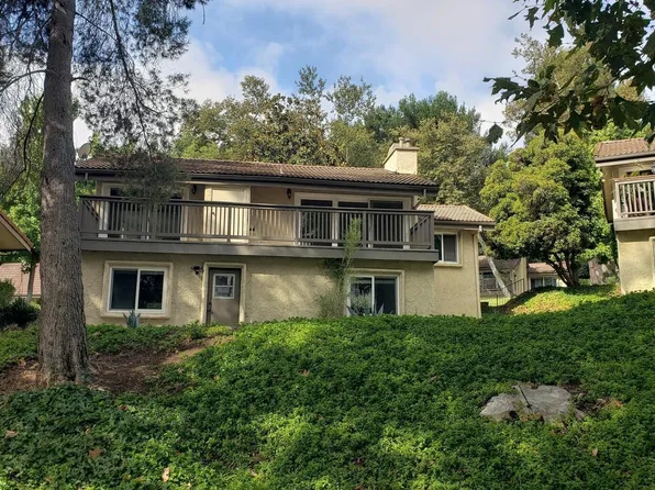 20 Meadowlark Ln, Oak Park, CA 91377