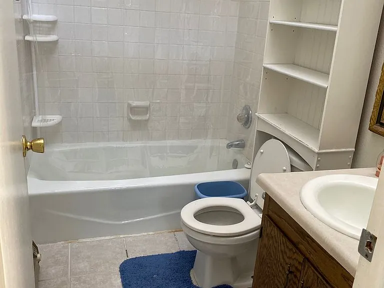 615 Freeman Ave — Photo 3
