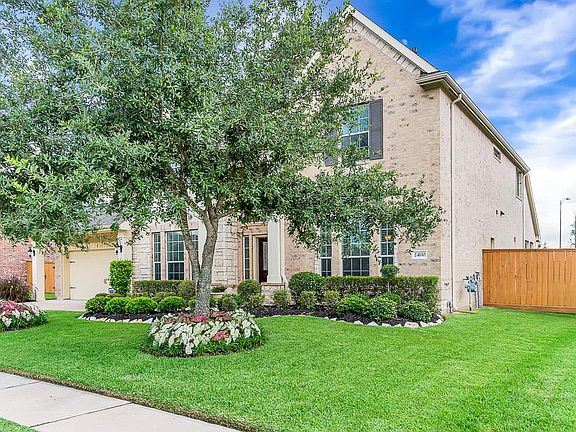3rd image of 24110 Venetian Dr
