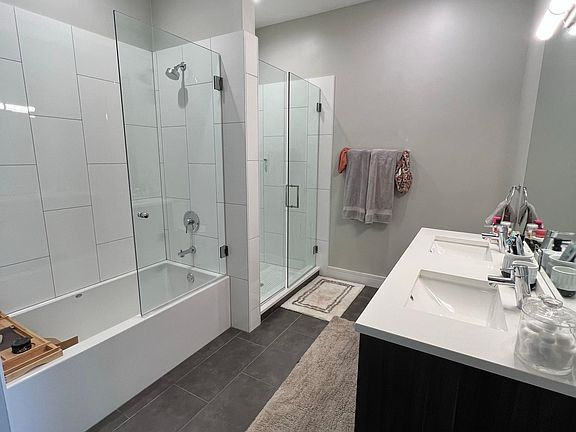 5th image of 2556 W Armitage Ave #404