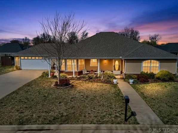 204 Nanih Waiya Ln, Poteau, OK 74953