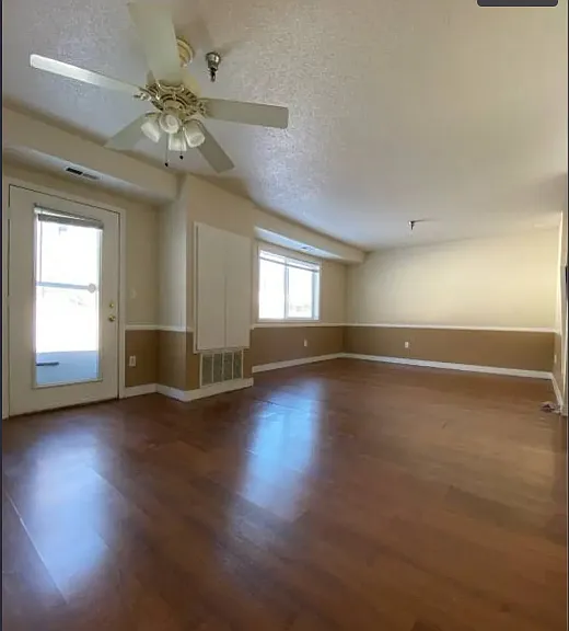395 Van Dyke St — Photo 8
