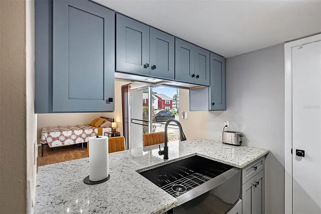 1 bed, 1.0 bath, 415 sqft, $1,495 — Photo 2