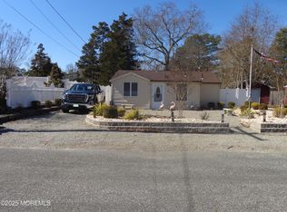 6 Spruce St, Waretown, NJ 08758