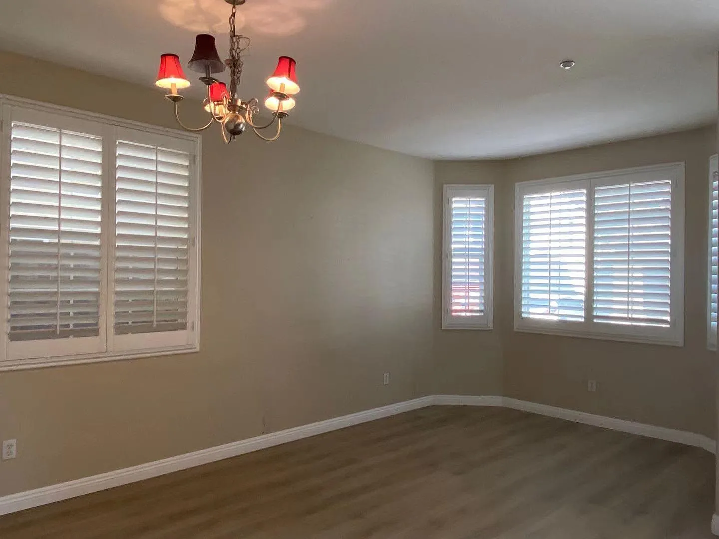 73 Sunflower St — Photo 3