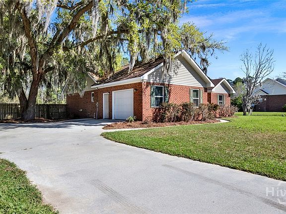 3rd image of 226 White Bluff Drive