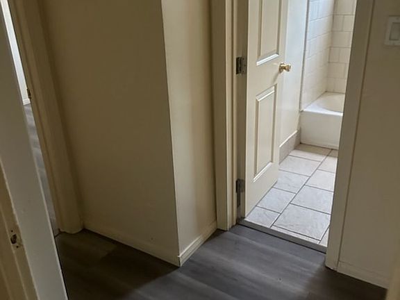 4th image of 11400 Menlo Ave APT 3