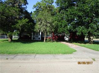 202 Winding Way, Lake Jackson, TX 77566
