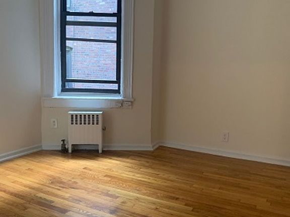 4th image of 110 Christopher St APT 44