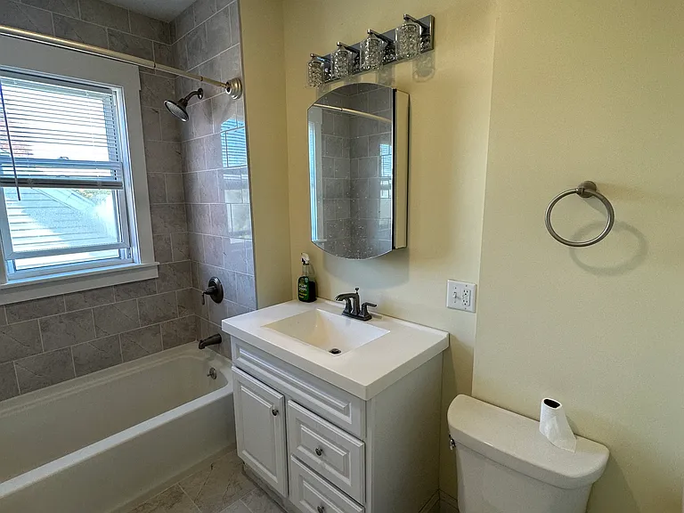 35 George St #3 — Photo 17