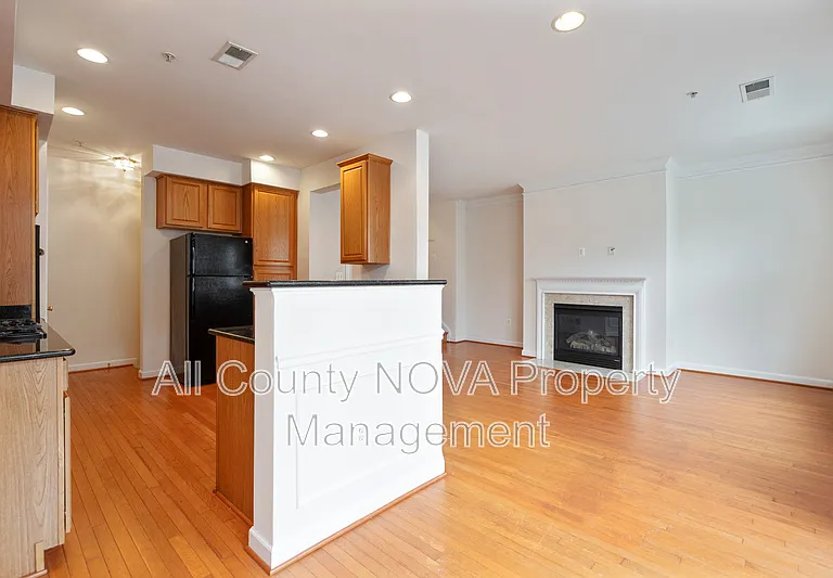 3546 Carriage Walk Ln #47-D — Photo 7