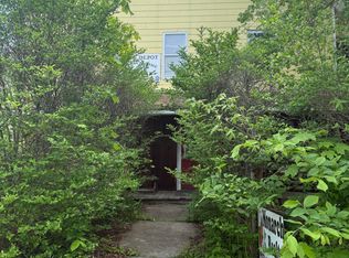 9 Depot St, Monroe, MA 01350