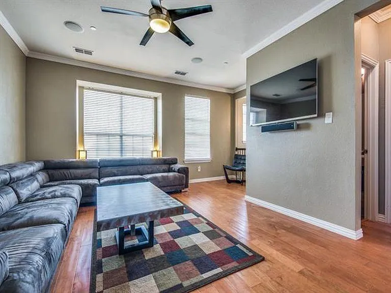 1355 Chase Ln — Photo 10