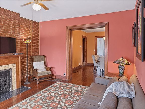 3rd image of 361 Park Dr